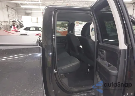 2021 Ram 1500 Classic Tradesman z USA, uszkodzony, nr VIN 1C6RR7FG8MS524184